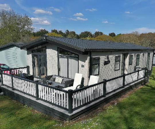 Luxury Lodge On Edge Of New Forest And 800M From Sea Entertainment And Leisure Passes Included Milford on Sea Dış mekan fotoğraf