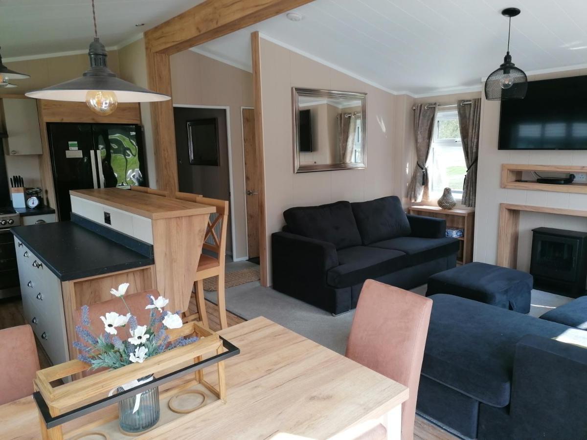 Luxury Lodge On Edge Of New Forest And 800M From Sea Entertainment And Leisure Passes Included Milford on Sea Dış mekan fotoğraf