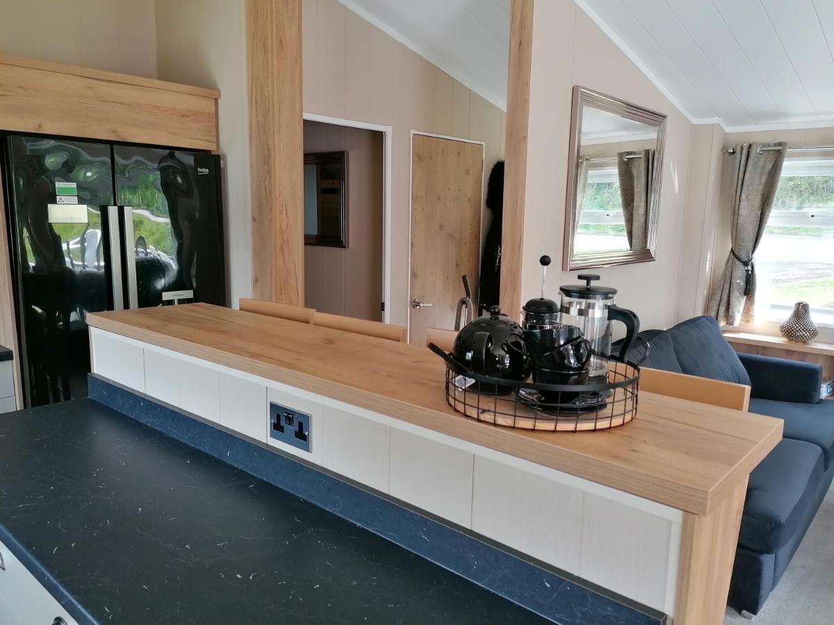 Luxury Lodge On Edge Of New Forest And 800M From Sea Entertainment And Leisure Passes Included Milford on Sea Dış mekan fotoğraf