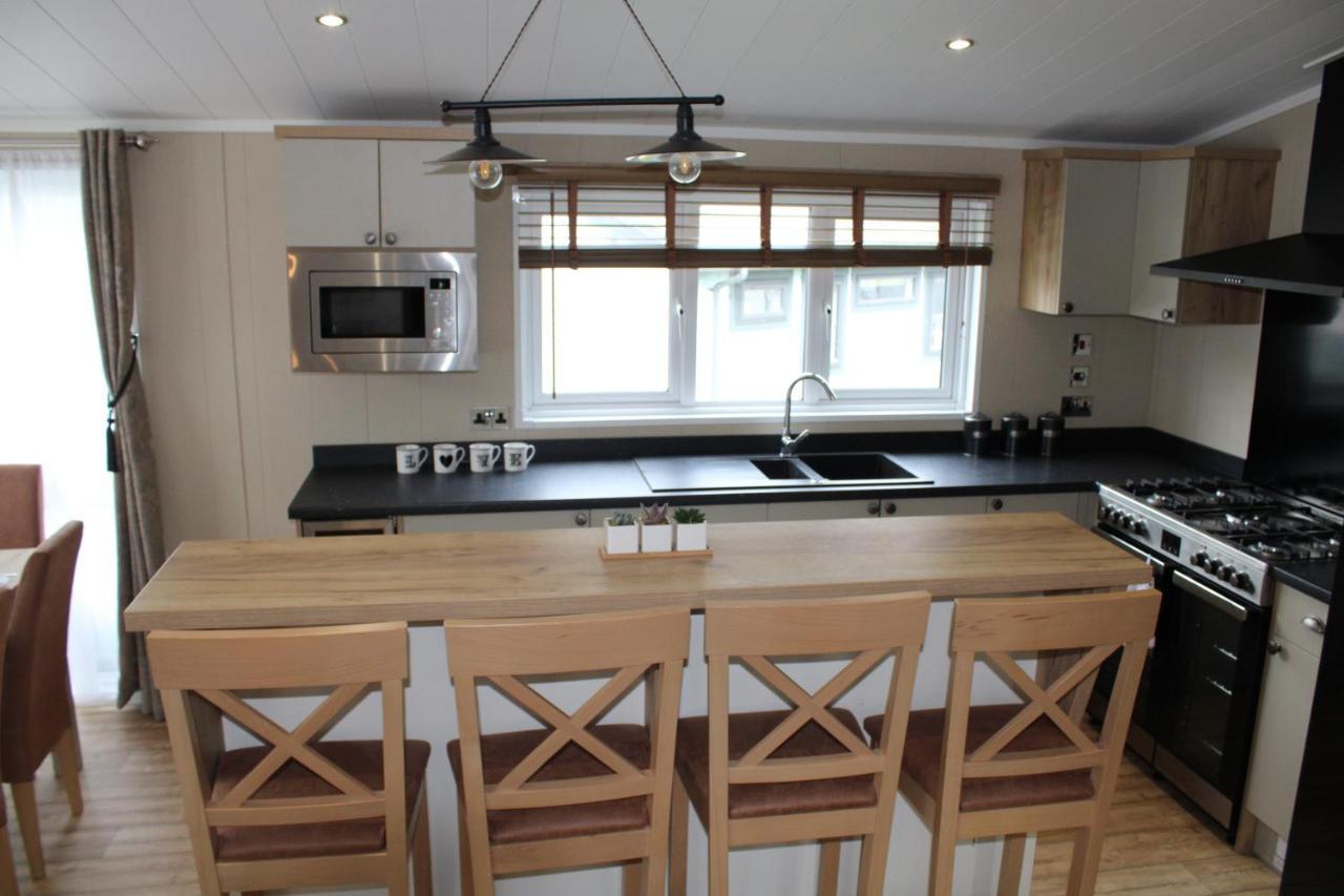 Luxury Lodge On Edge Of New Forest And 800M From Sea Entertainment And Leisure Passes Included Milford on Sea Dış mekan fotoğraf