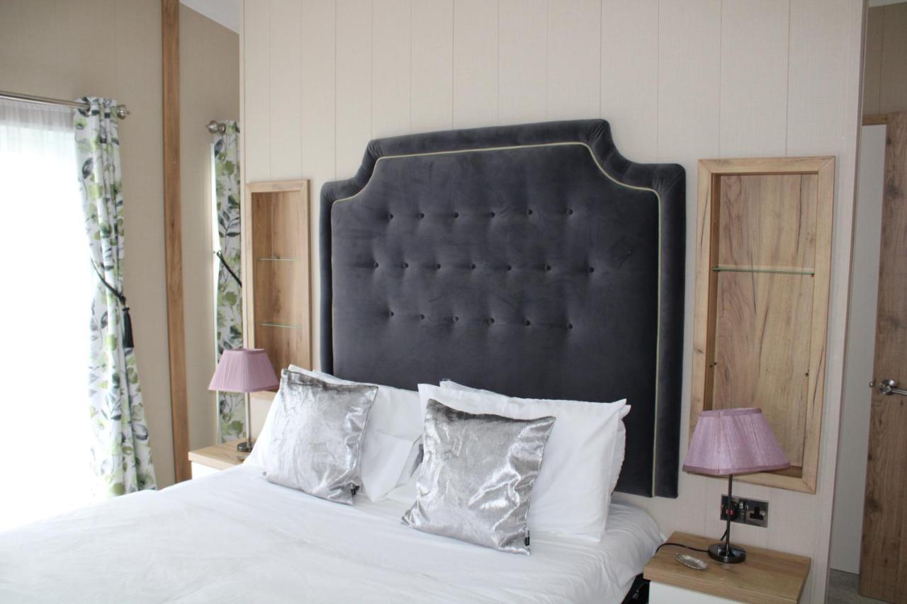 Luxury Lodge On Edge Of New Forest And 800M From Sea Entertainment And Leisure Passes Included Milford on Sea Dış mekan fotoğraf